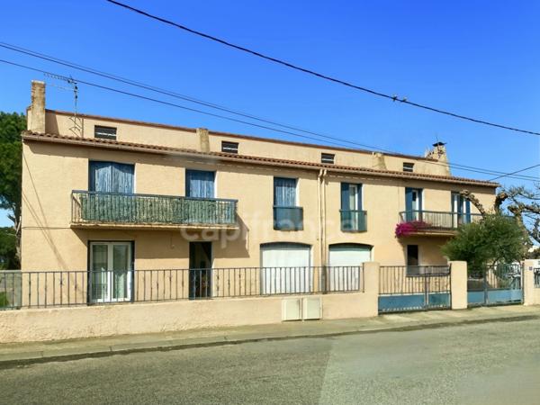 Dpt Pyrénées Orientales (66) A vendre IMMEUBLE de 176 m² avec 2 appartements et 2 garages