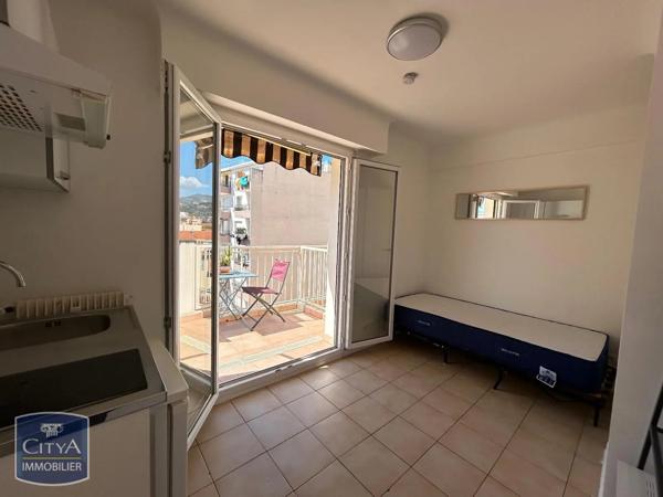Appartement à louer 1 pièce 11.7m² Nice (06300)