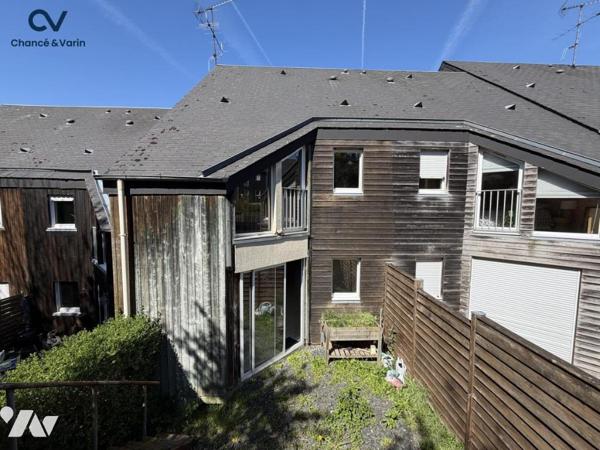 Maison de ville avec stationnement et cour en centre d’Honfleur
