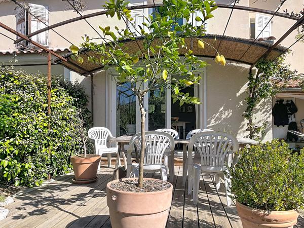Maison Manosque, 4 pièces 87 m², terrasse, garage et jardin attenant