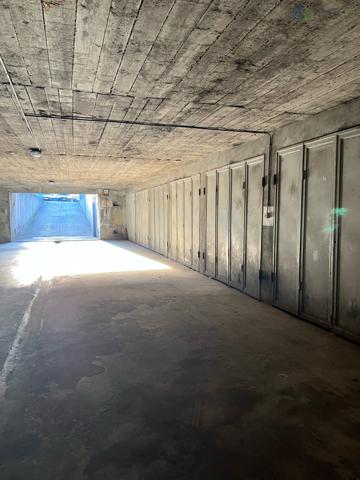 A VENISSIEUX CHARREARD, GARAGE EN SOUS-SOL A 2 PAS DU TRAMWAY T4 ET ACCES FACIL PERIPHERIQUE Vénissieux (69200)
