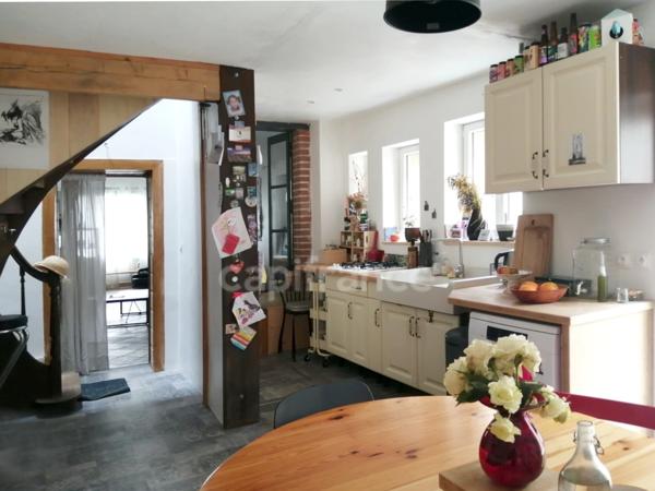 Artannes-sur-Indre (37), à vendre MAISON DE BOURG 7 pièces de 160 m²