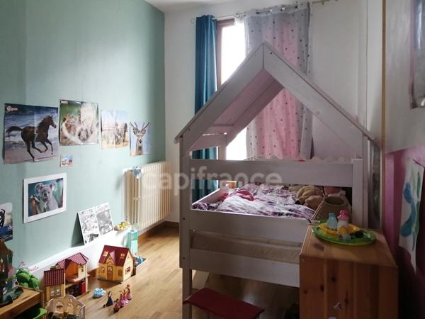 Artannes-sur-Indre (37), à vendre MAISON DE BOURG 7 pièces de 160 m²