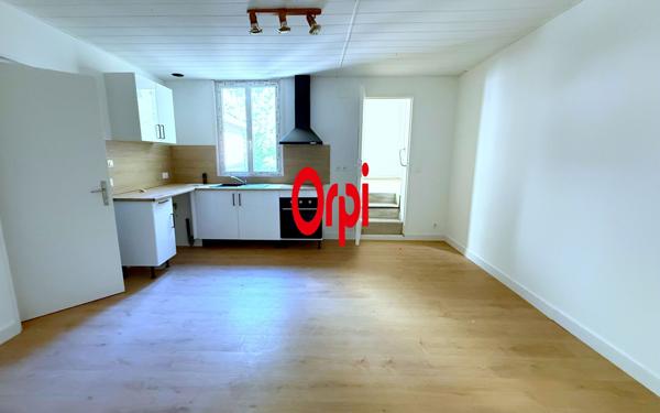 Appartement à louer    3 pièces •  La Fère