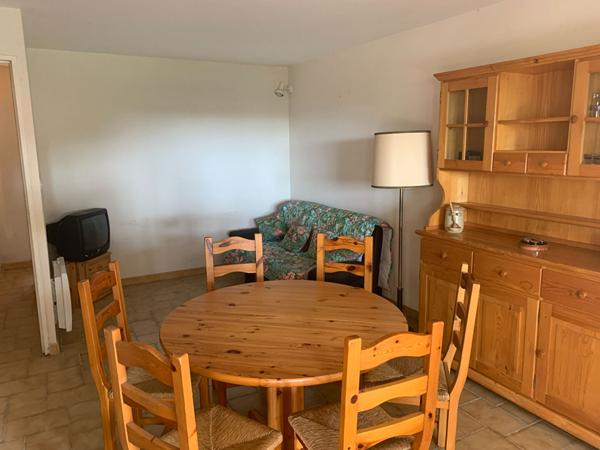 LE PRADET La Garonne - Appartement de type 2 - Parking - Emplacement privilégié à proximité de la plage.