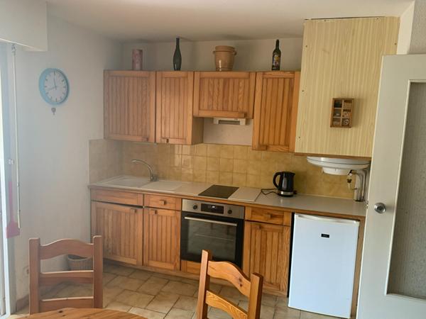 LE PRADET La Garonne - Appartement de type 2 - Parking - Emplacement privilégié à proximité de la plage.