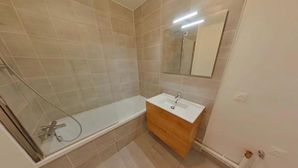 APPARTEMENT T3 A LOUER - SATHONAY CAMP 59.53 m 2 891 € charges comprises par mois
