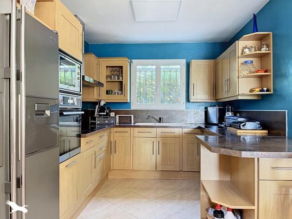 Maison 389 610 € Gigean 6 p 121 m² DPE B