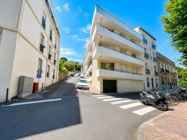 Garage 75 m2 à SETE