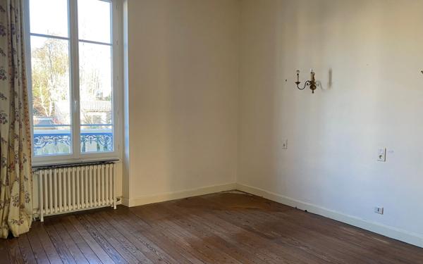 Maison à vendre    5 pièces • 185 m2 Château-Thierry