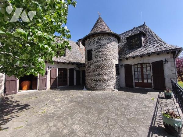 Belle propriété avec terrain, piscine et dépendances