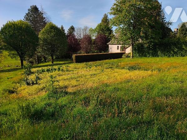 Belle propriété avec terrain, piscine et dépendances