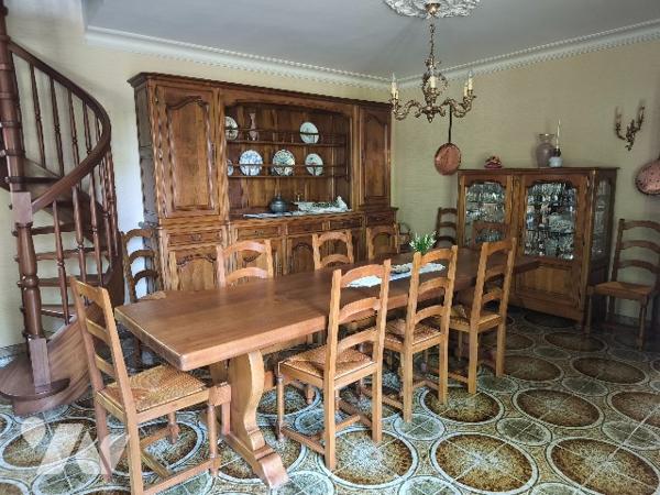 Belle propriété avec terrain, piscine et dépendances