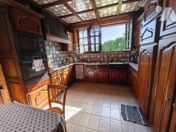 Belle propriété avec terrain, piscine et dépendances