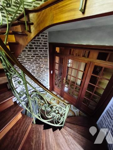 Belle propriété avec terrain, piscine et dépendances