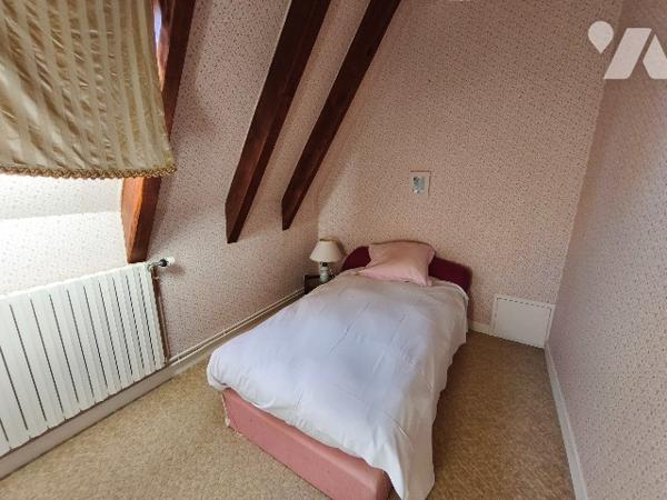 Belle propriété avec terrain, piscine et dépendances