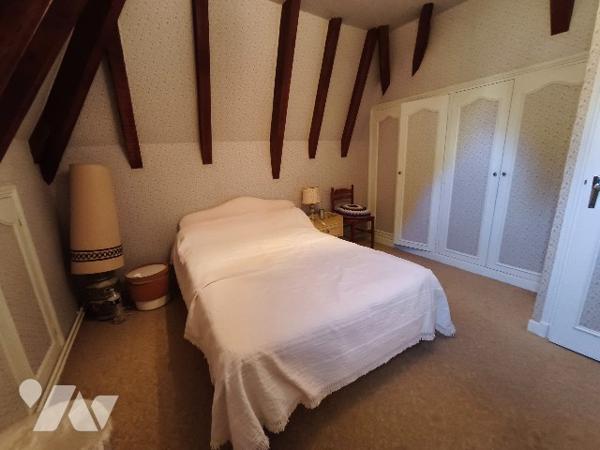 Belle propriété avec terrain, piscine et dépendances