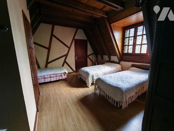 Belle propriété avec terrain, piscine et dépendances