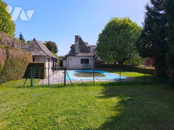 Belle propriété avec terrain, piscine et dépendances
