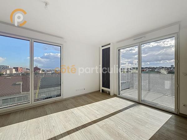 Vente
                Appartement62 m² - 3 Pièces -
                    IVRY SUR SEINE (94200)