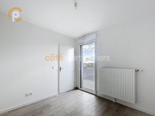 Vente
                Appartement62 m² - 3 Pièces -
                    IVRY SUR SEINE (94200)