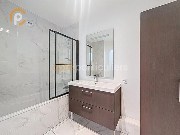 Vente
                Appartement62 m² - 3 Pièces -
                    IVRY SUR SEINE (94200)