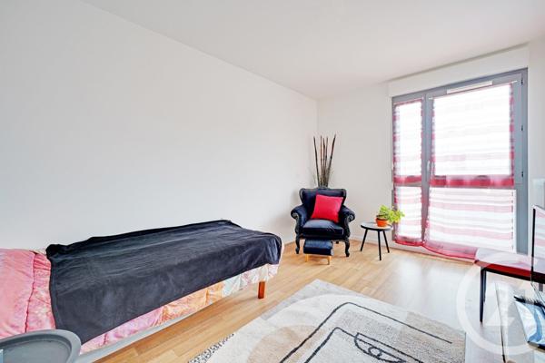 Appartement F3 à vendre  3 pièces - 64 m2 ST DENIS - 93