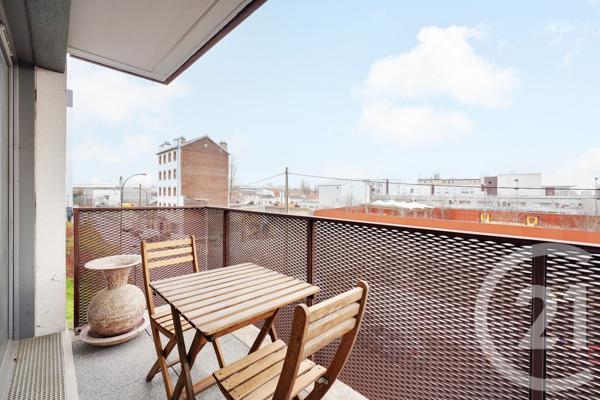 Appartement F3 à vendre  3 pièces - 64 m2 ST DENIS - 93