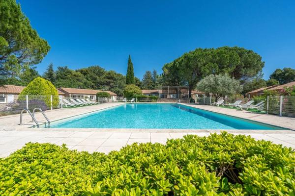 Vente immobilière : Propriété à La Roque-sur-Pernes  52 pièces 865 m² 1 900 000 €- Bel Air.
