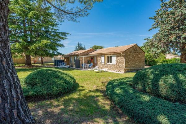 Vente immobilière : Propriété à La Roque-sur-Pernes  52 pièces 865 m² 1 900 000 €- Bel Air.