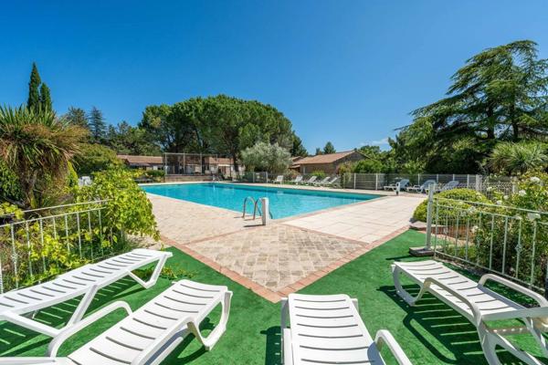 Vente immobilière : Propriété à La Roque-sur-Pernes  52 pièces 865 m² 1 900 000 €- Bel Air.