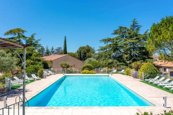 Vente immobilière : Propriété à La Roque-sur-Pernes  52 pièces 865 m² 1 900 000 €- Bel Air.