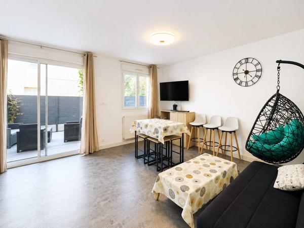 EXCLUSIVITÉ : À LOUER APPARTEMENT T2 MEUBLÉ, AVEC TERRASSE ET GARAGE