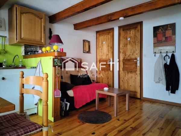 Studio de 26m² situé au 1er étage sans ascenseur au coeur du village  de SEYNE