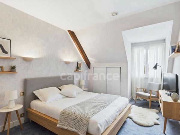 PROPRIETE AVEC PARC ARBORE ET DEPENDANCES DE + DE 100M2