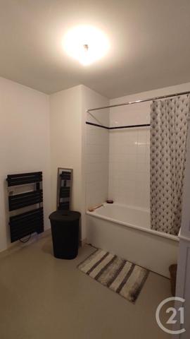 Appartement F3 à vendre  3 pièces - 66,27 m2 SAINTES - 17