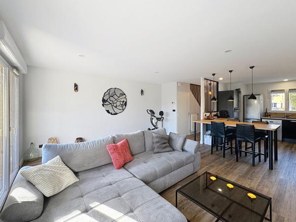 Meyzieu (69330) Charmante maison familiale des années 2000 de 83,26 m2. avec jardin et garage