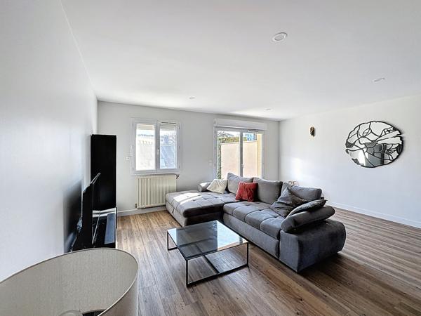 Meyzieu (69330) Charmante maison familiale des années 2000 de 83,26 m2. avec jardin et garage