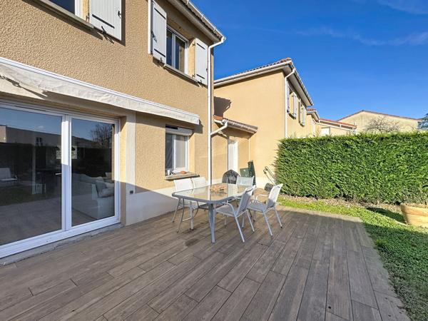 Meyzieu (69330) Charmante maison familiale des années 2000 de 83,26 m2. avec jardin et garage