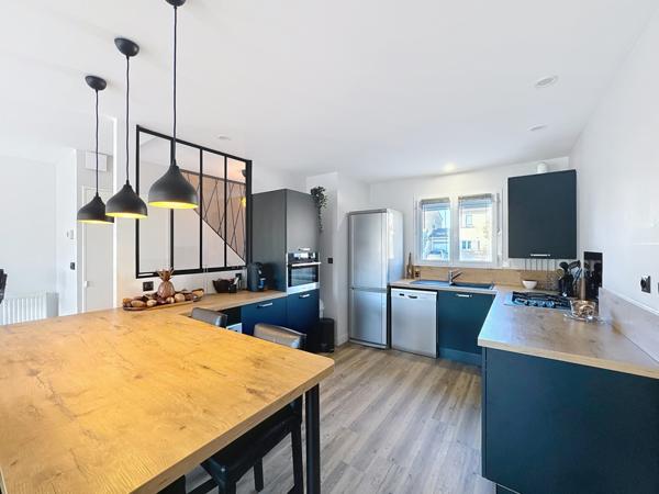 Meyzieu (69330) Charmante maison familiale des années 2000 de 83,26 m2. avec jardin et garage