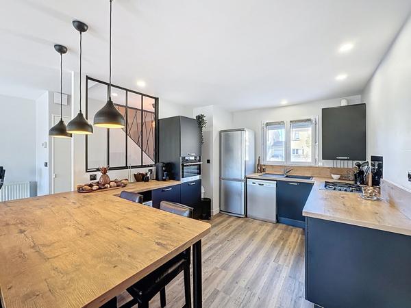 Meyzieu (69330) Charmante maison familiale des années 2000 de 83,26 m2. avec jardin et garage