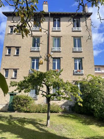 2 PIÈCES LUMINEUX ET CALME À CHATOU 11, rue Brunier Bourbon