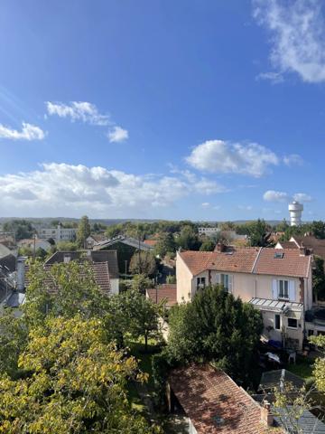 2 PIÈCES LUMINEUX ET CALME À CHATOU 11, rue Brunier Bourbon