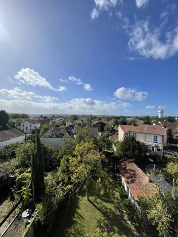 2 PIÈCES LUMINEUX ET CALME À CHATOU 11, rue Brunier Bourbon