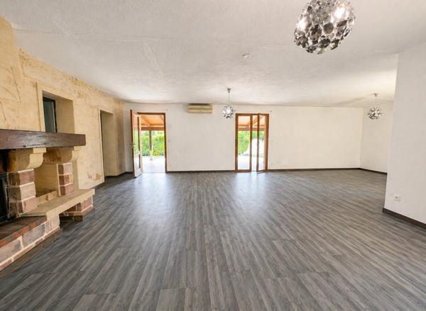 Maison à vendre 4 pièces AMBARES ET LAGRAVE (33)