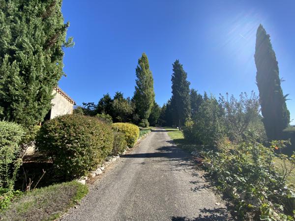 Moissac (82200) MOISSAC Ravissante maison de campagne avec maison d'amis, piscine et terrains de 6 plus hec