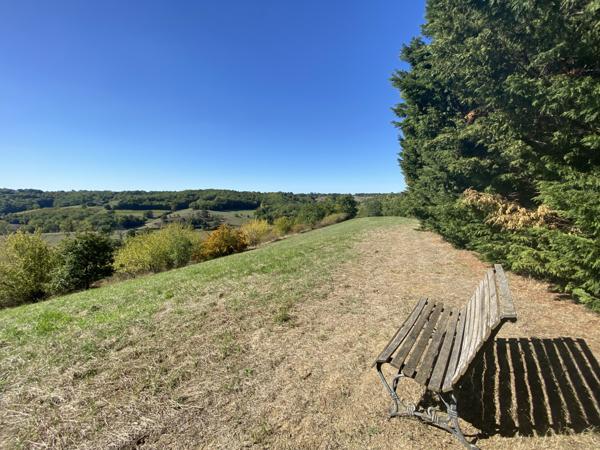 Moissac (82200) MOISSAC Ravissante maison de campagne avec maison d'amis, piscine et terrains de 6 plus hec