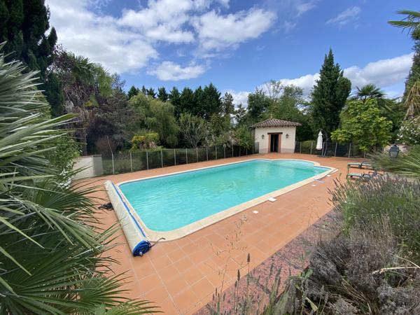 Moissac (82200) MOISSAC Ravissante maison de campagne avec maison d'amis, piscine et terrains de 6 plus hec