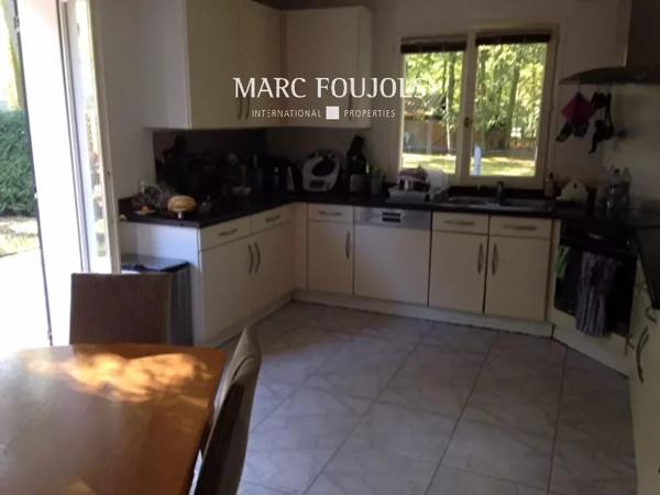 Maison Lamorlaye dans domaine privé