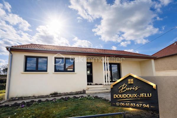 🫶 PAVILLON RENOVÉ DE TYPE 5 de 95m²🫶

👉🏿Ce bien a été entièrement rénové, matériaux nobles et de qualité

♦️Dès l'ouverture de la porte :

. Une cuisine équipée NEUVE ( valeur 16 000 euros! ) donnant accès à une superbe terrasse
. Un séjour très lumineux
. Salle de bain NEUVE ( valeur 12 000 euros )
. Wc
. Arrière-cuisine a rénover où votre imagination pourrait y voir un coin bureau, une chambre bébé ou bien encore un dressing familiale.
. 3 chambres

♦️Coté extérieur :

. Joli jardin clôturé de 450 m² environ
. Garage attenant
. Terrasse entièrement neuve avec vue sur la nature ( champs a perte de vue )
. Cave

♦️Prestations :

. Toiture entièrement NEUVE ( valeur 15 000 euros )
. Chauffage électrique NEUF
. Fenêtres et portes PVC Triple vitrage NEUVES ( valeur 14 000 euros )
. Matériaux de qualité sur l'ensemble de la rénovation
. Assainissement collectif conforme

🔨🔨 Quelques finitions sont a prévoir 🔨🔨

Prix: 182 000 euros HAI / TF: 500 euros environ

💡DPE : D

🌳🪴Un pavillon fonctionnel, ou la vie de famille sera essentielle, situé dans une impasse et idéalement située🪴🌳

📞Une visite ? 06.61.83.67.94📞